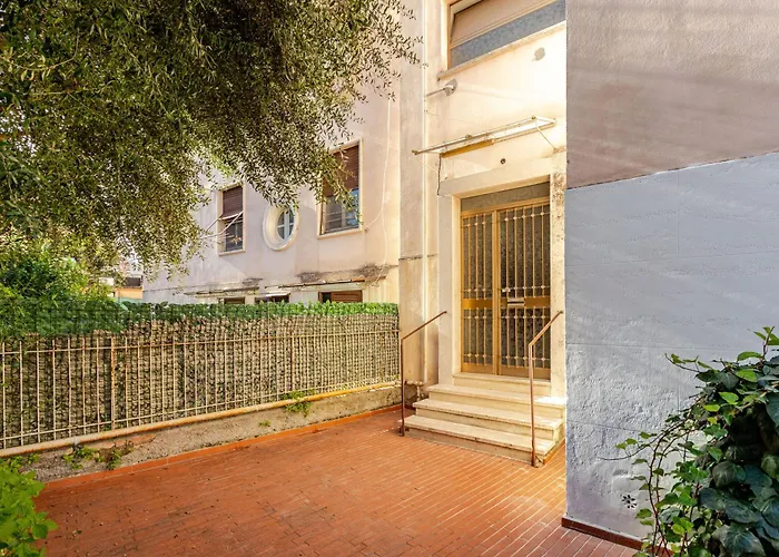 Apartment Casa Cornelia 10 Min To Metro, Near Vatican